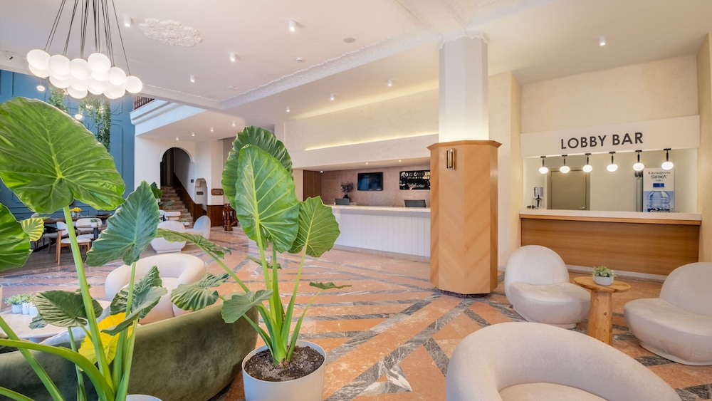 Rose Garden Premium Hotel 8/49