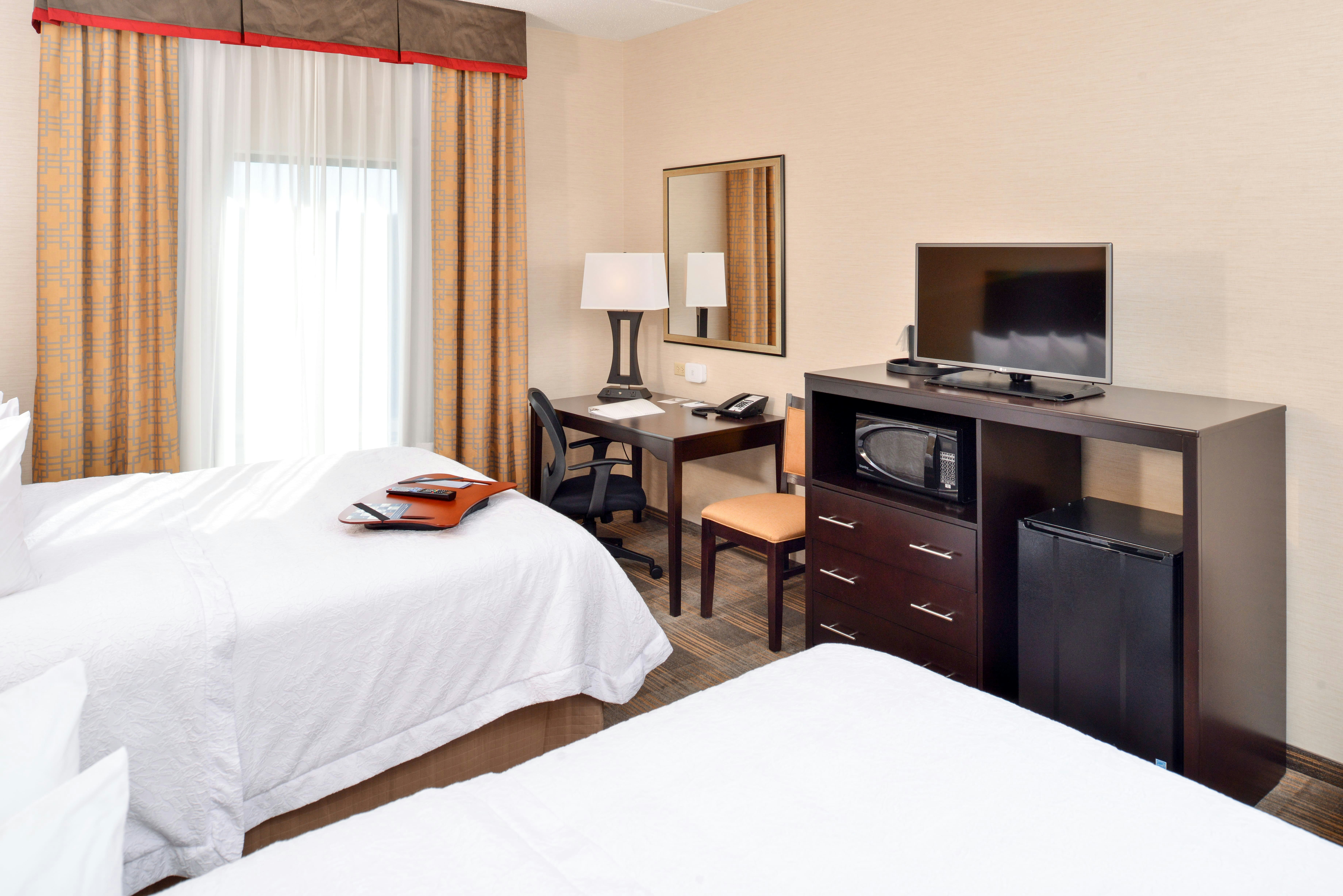 غرفة بسريرين كوين، Hampton Inn & Suites California University-Pittsburgh 2/9