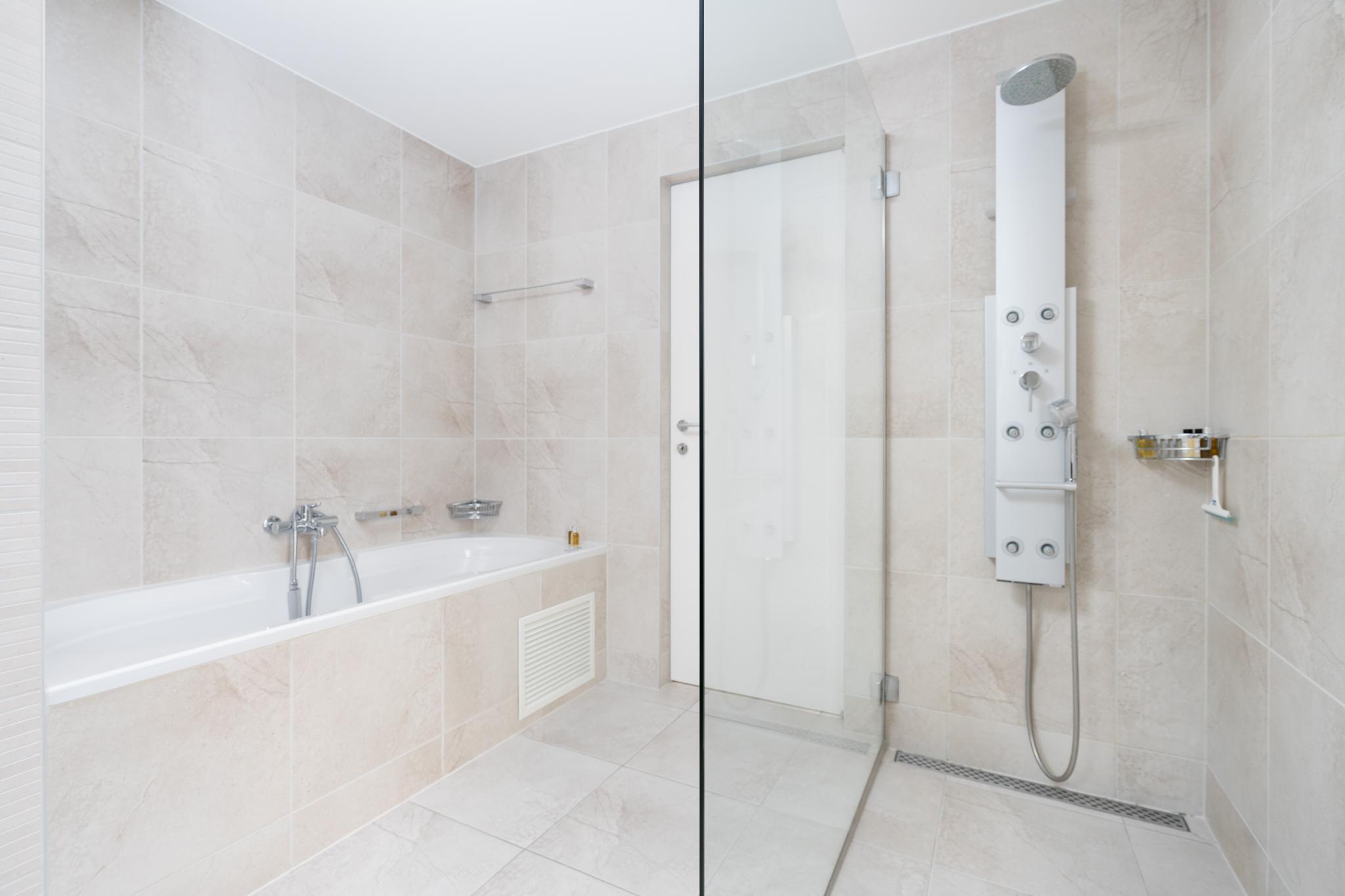 Montreux Lake View Apartments and Spa 6/6
