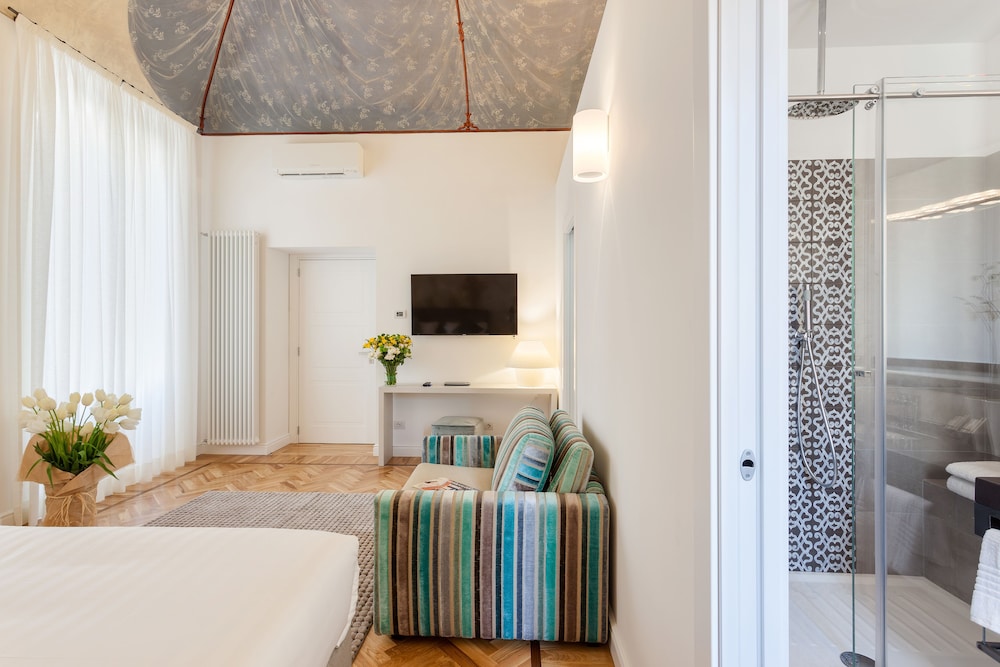 504 CORSO SUITES 52/76