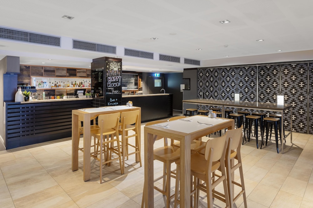 Oaks Perth Hotel 45/61