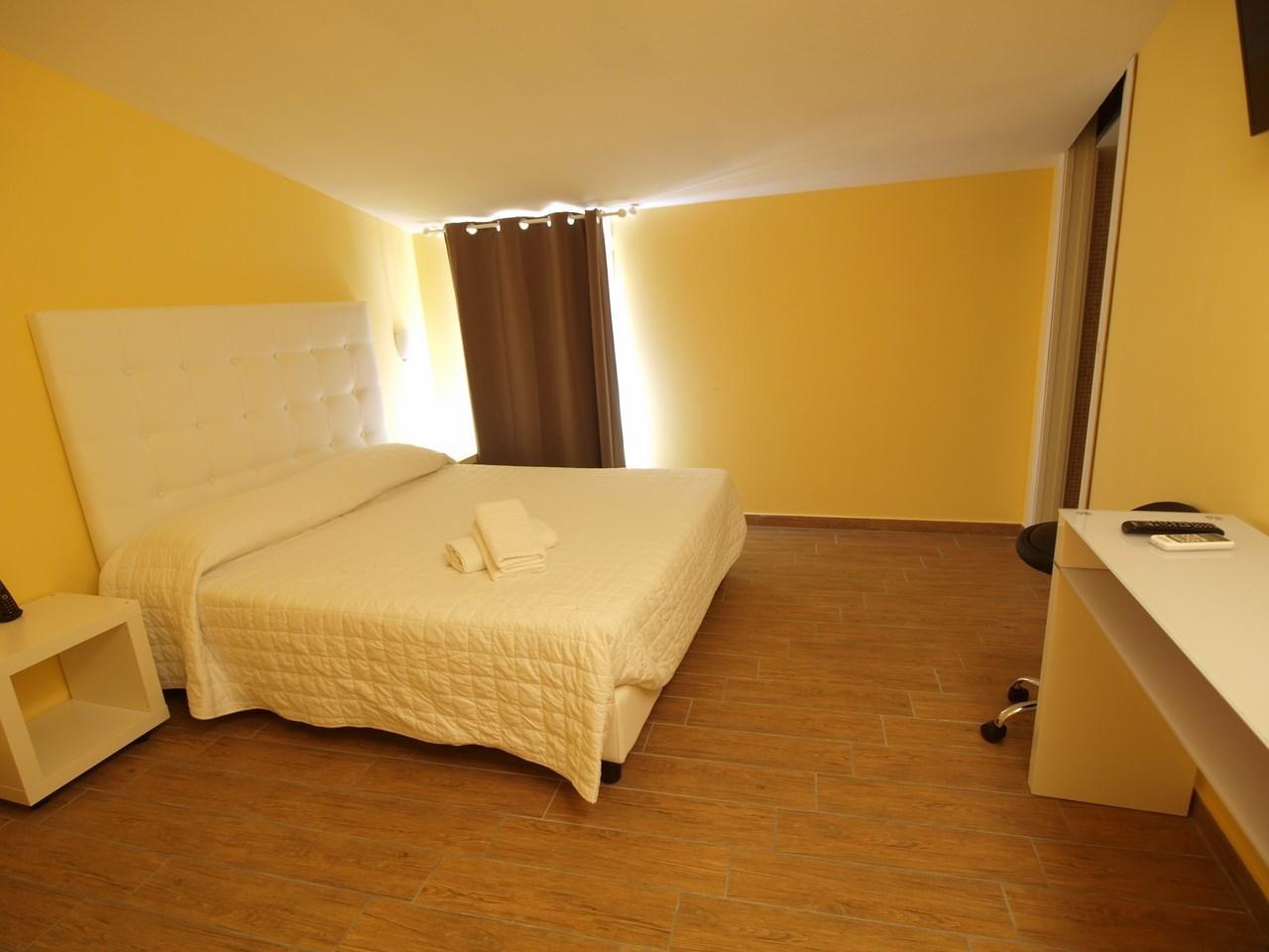 Via Mameli 5 Inn 6/18