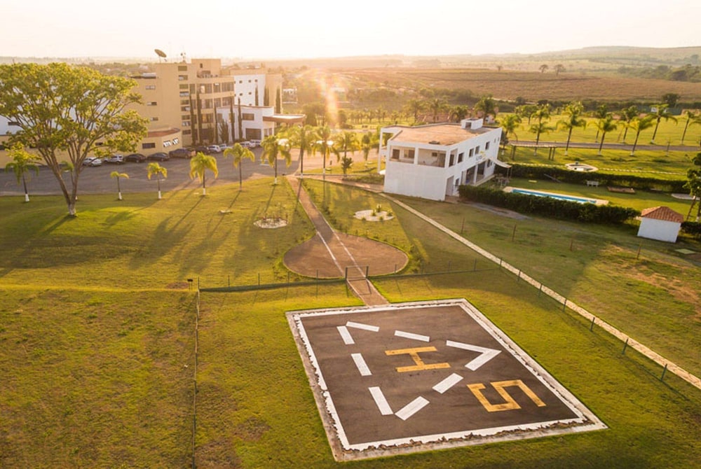 Ramada by Wyndham Furnaspark 25/48