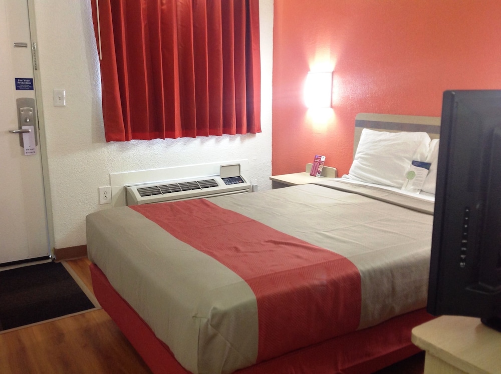Motel6 North Ridgeville, OH - Cleveland Intl Airport - N Ridgeville 29/45