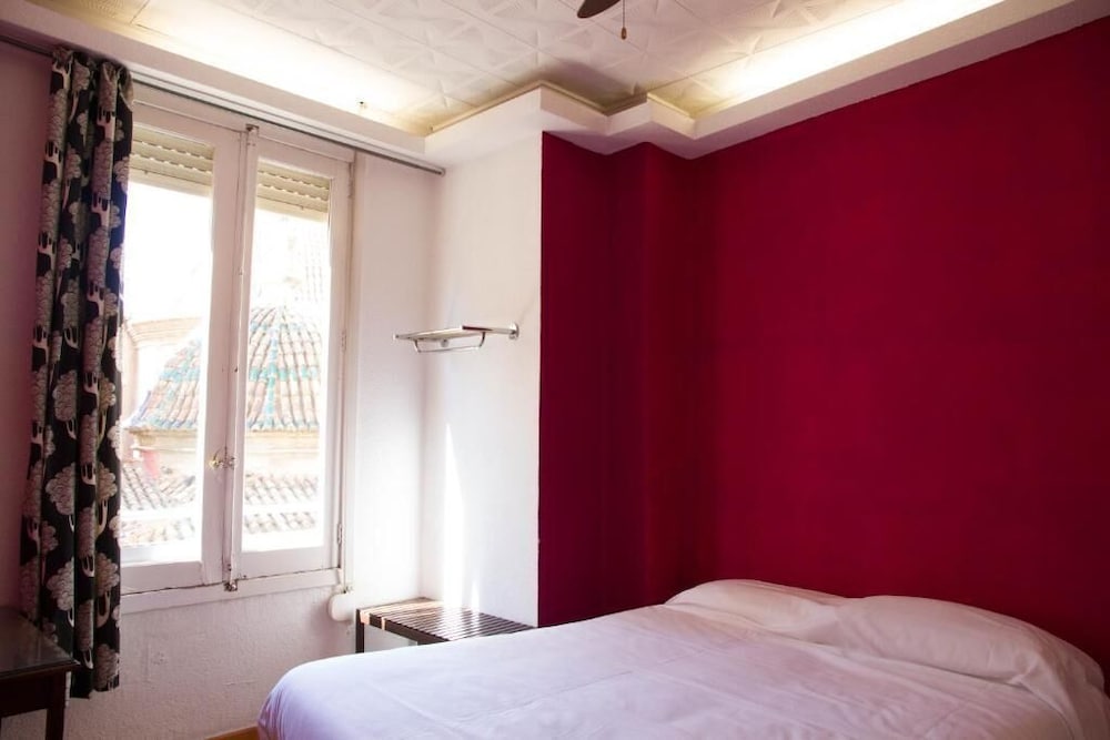 RUSSAFA YOUTH HOSTEL 25/54