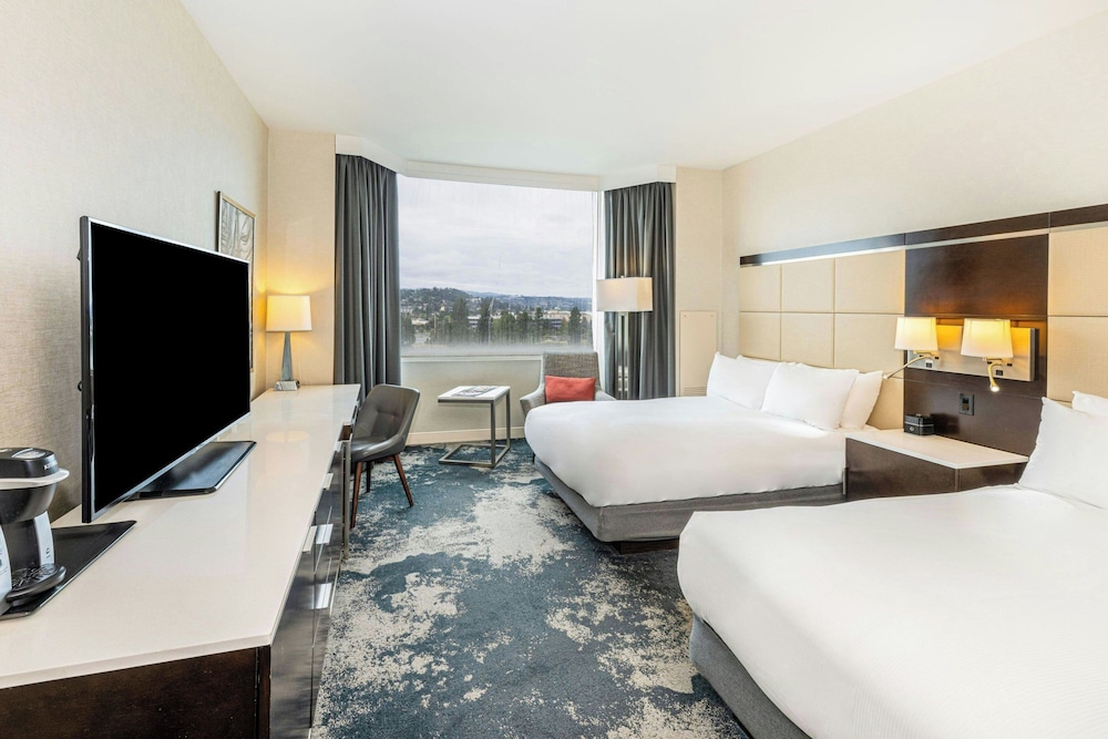 Deluxe, 2 Double Beds, Bay View