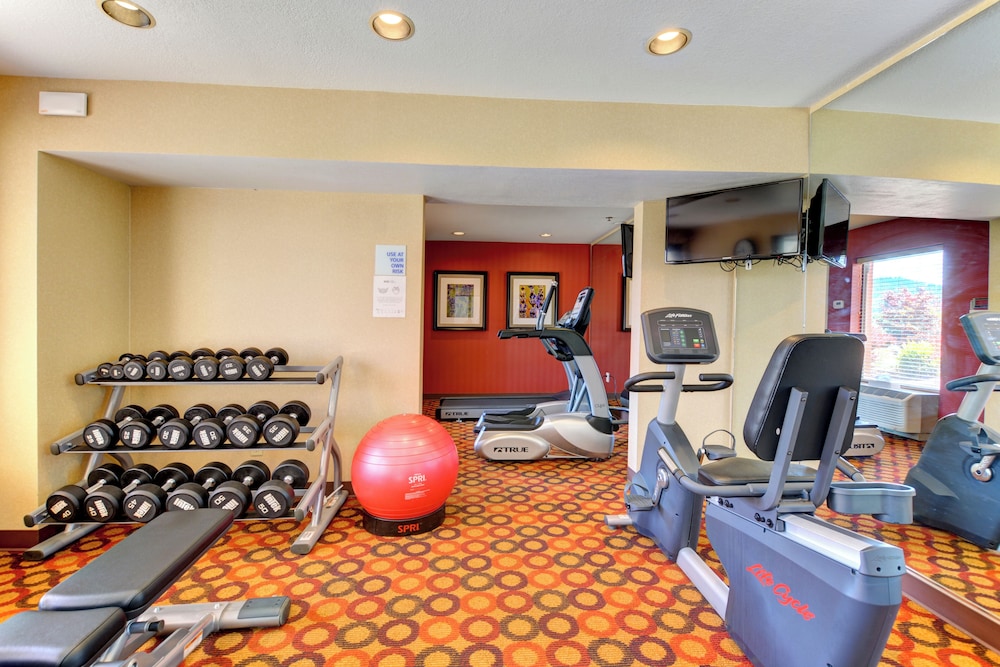 Holiday Inn Express Roseburg 38/69