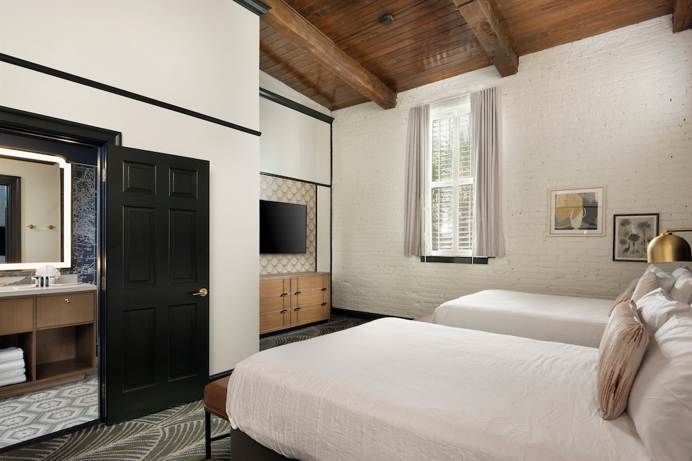 LUXURY, DOUBLE BED