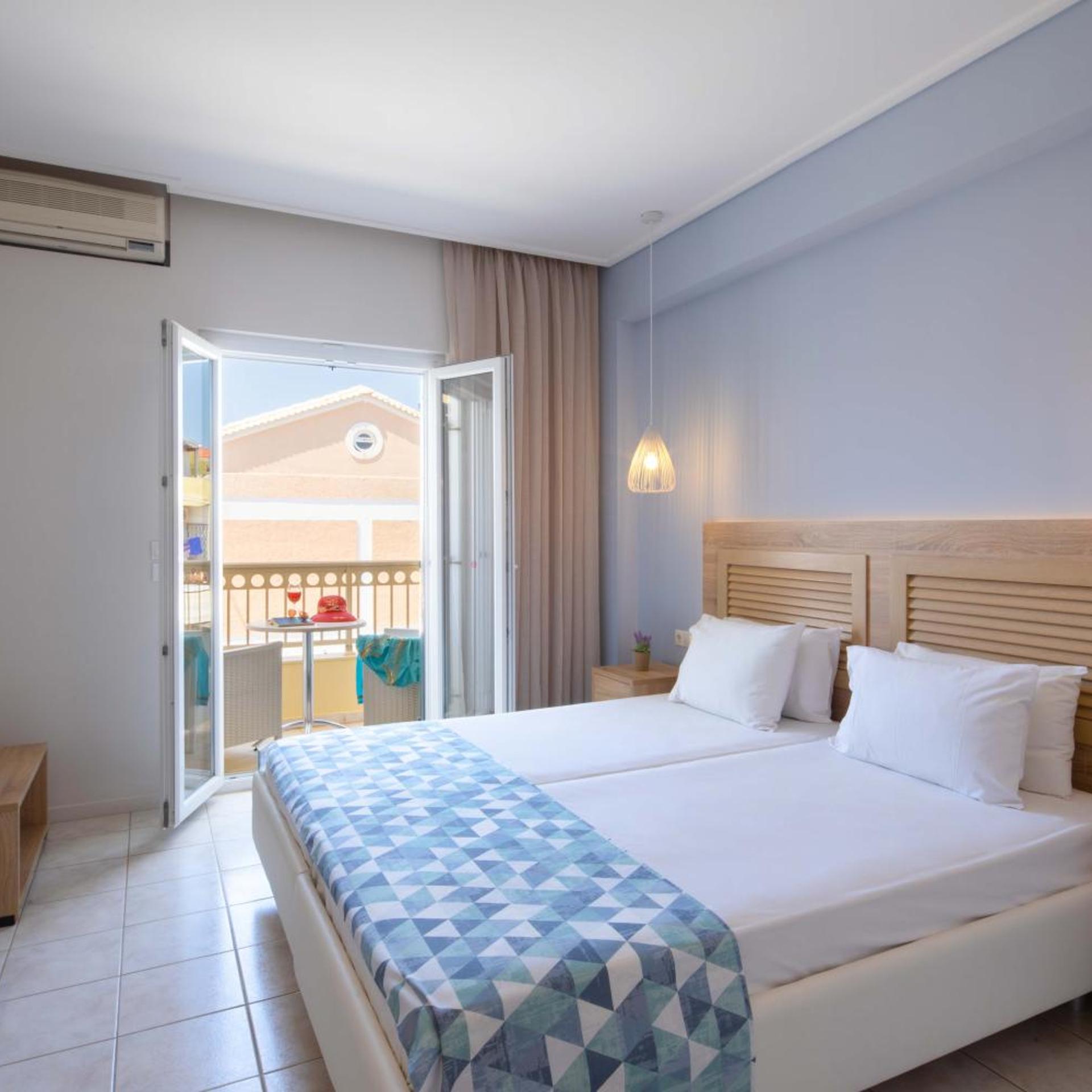 Rossis Beach Hotel 16/58