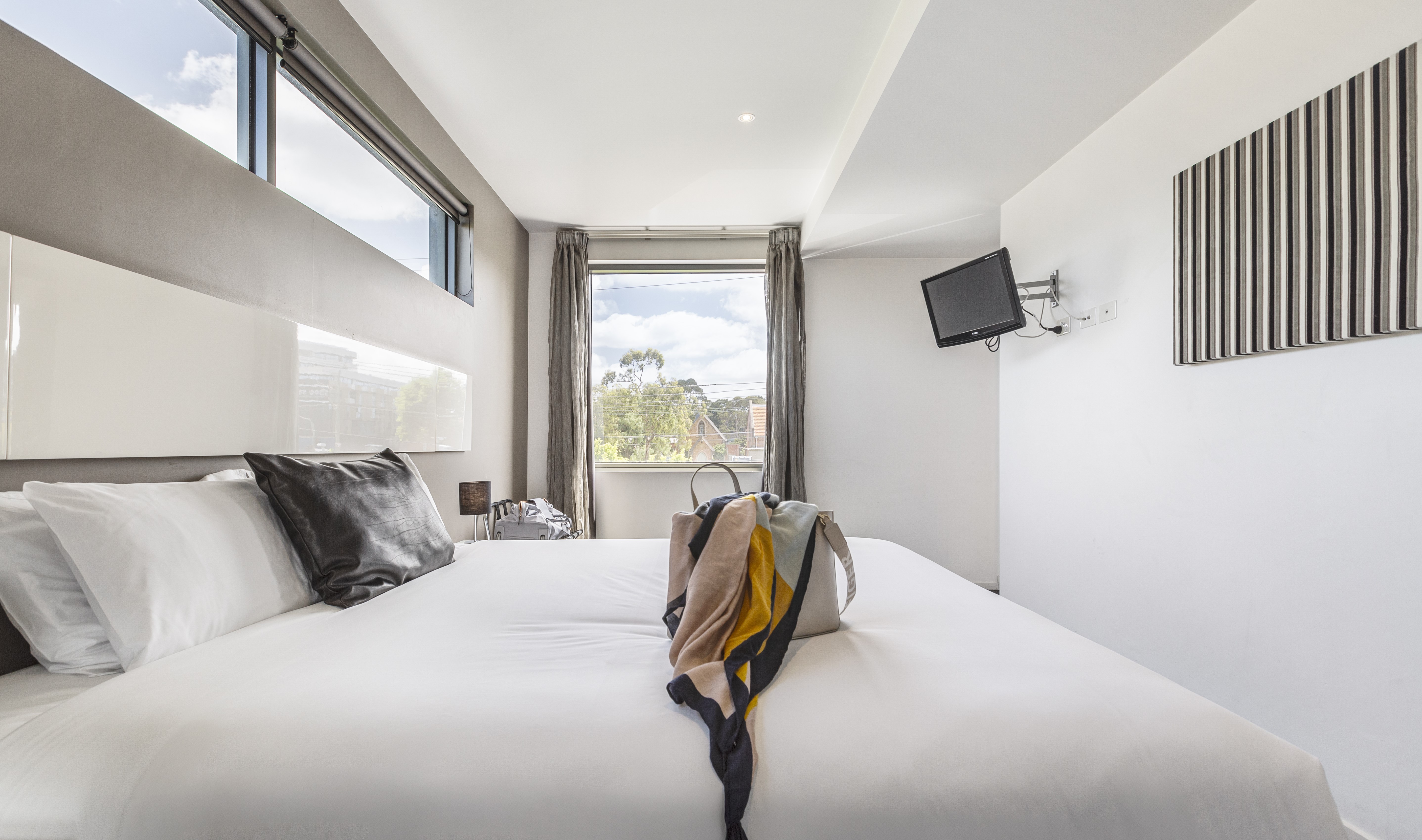 2 Bedrooms, Adjoining, Apartment
