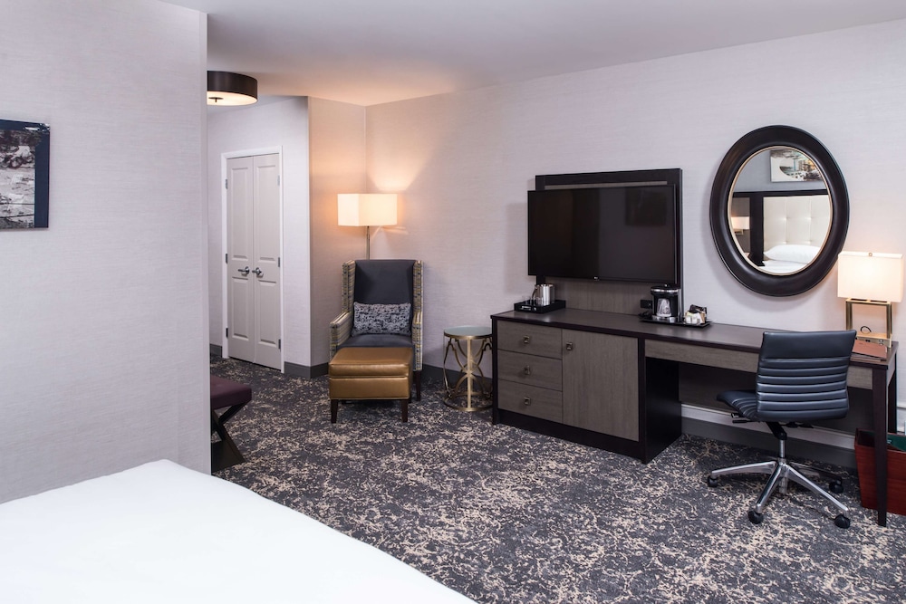 Doubletree By Hilton Utica 54/79