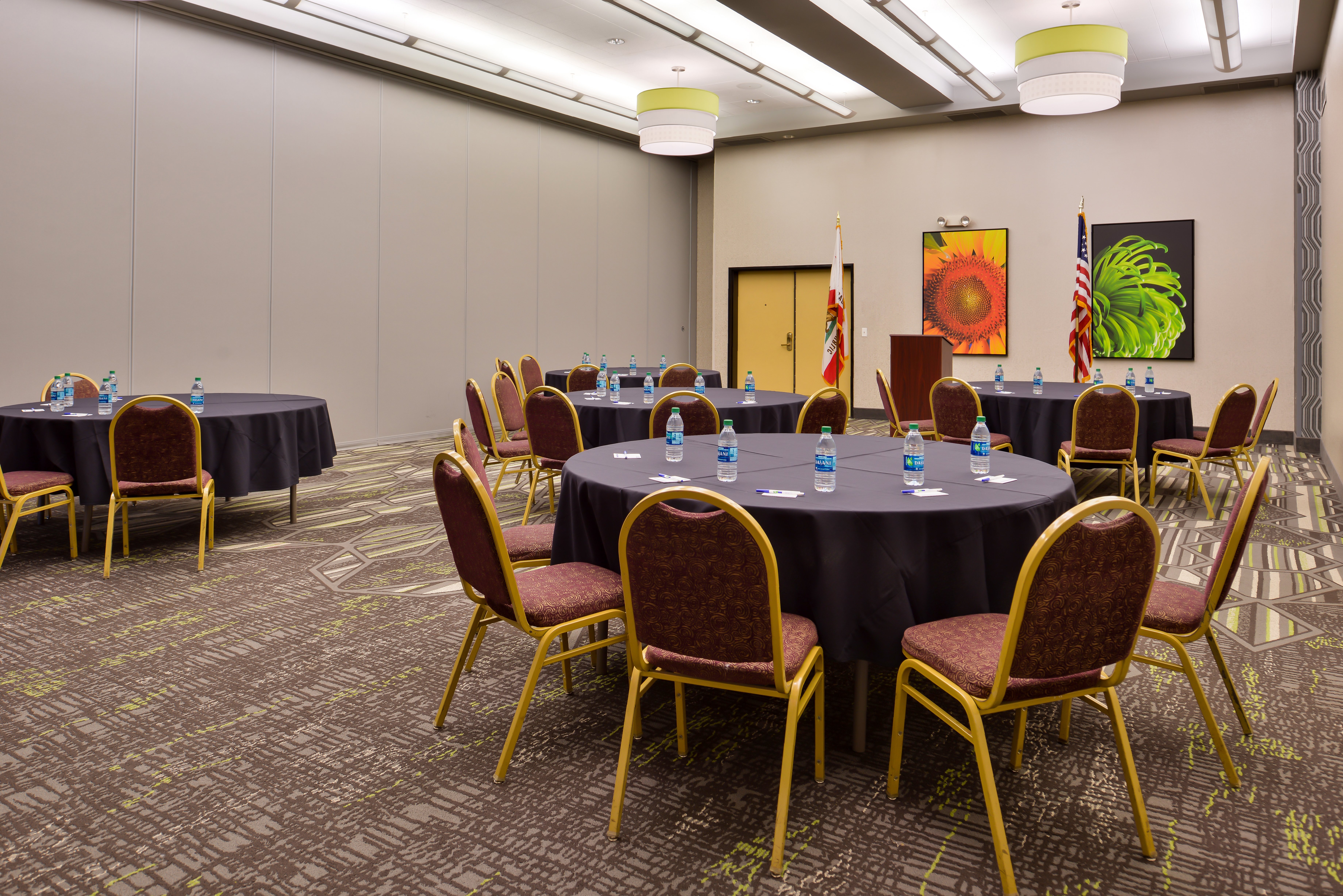 Holiday Inn Express Hotel Suites Elk Grove Ctrl Sacramento S An Ihg Hotel 34/42