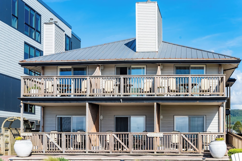 Inn at the Prom 2/69