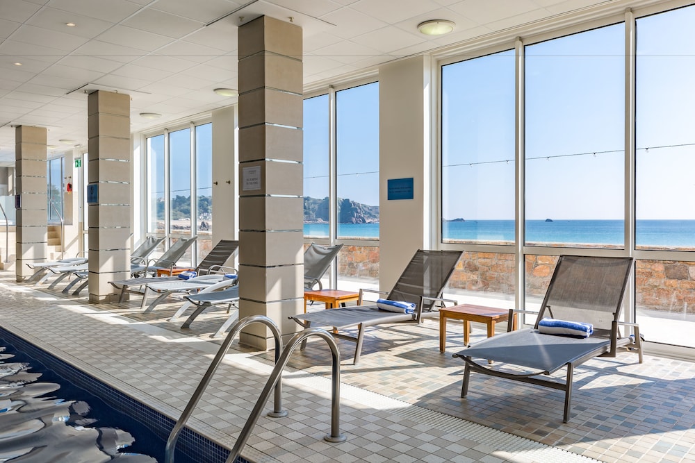 L Horizon Beach Hotel And Spa 47/63