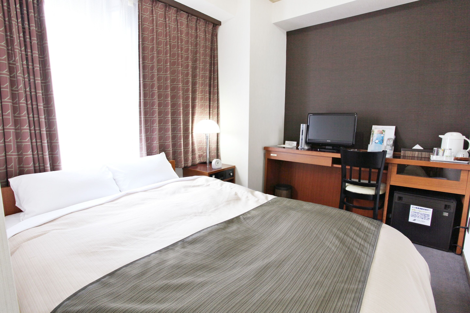 ROOM, DOUBLE BED