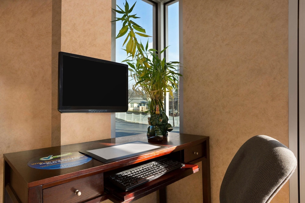 Super 8 By Wyndham Austin Downtown/Capitol Area 19/23