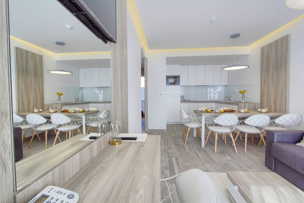 Kalamota Beach House 68/68