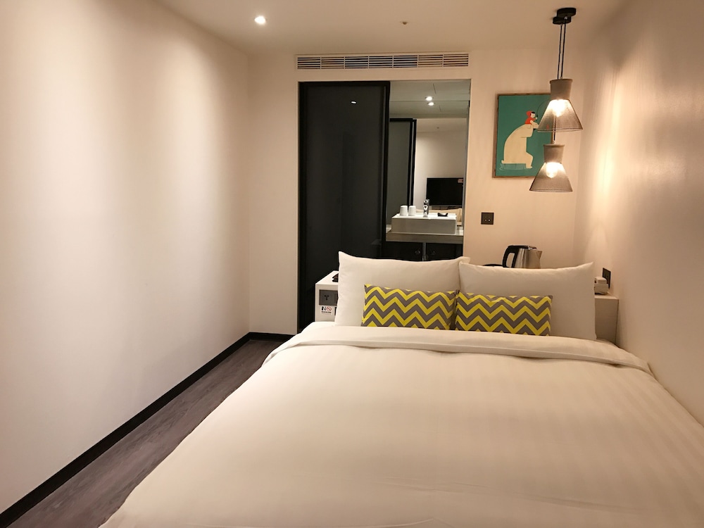 STANDARD, DOUBLE BED, NO WINDOW