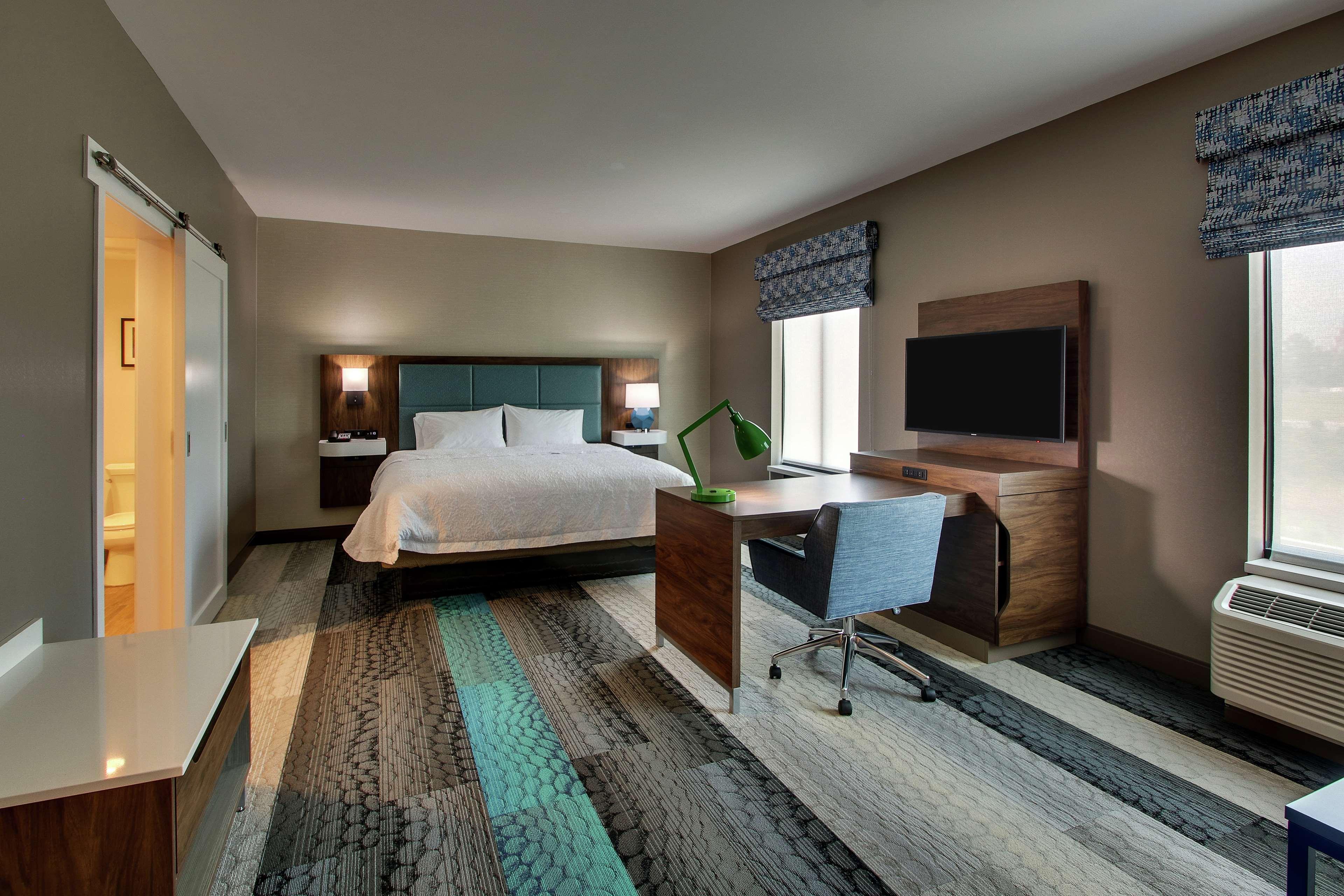 Studio, Suite, King Bed, Accessible