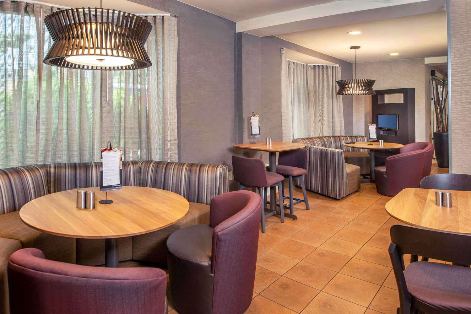 Comfort Inn & Suites Bethlehem Lehigh Valley Airport 9/15