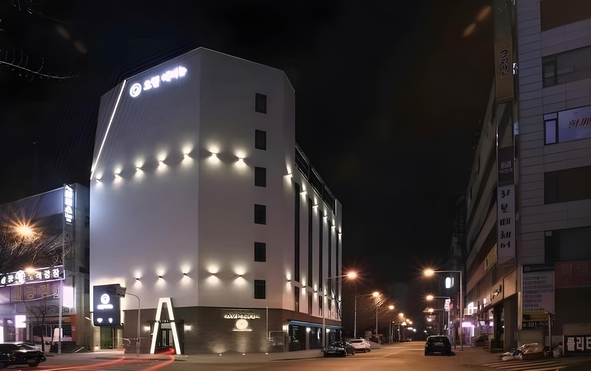 Avenue Nine Hotel 7/36