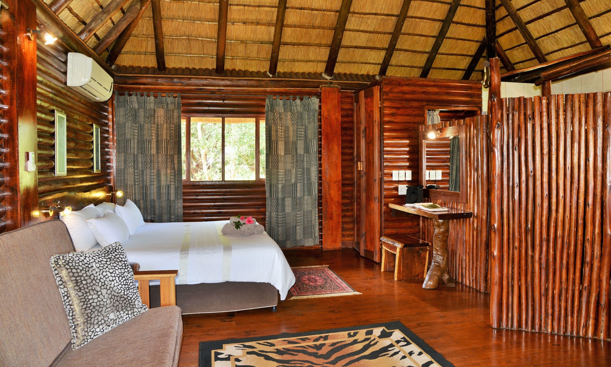 1 BEDROOM, HONEYMOON, IMPERIAL, CABIN