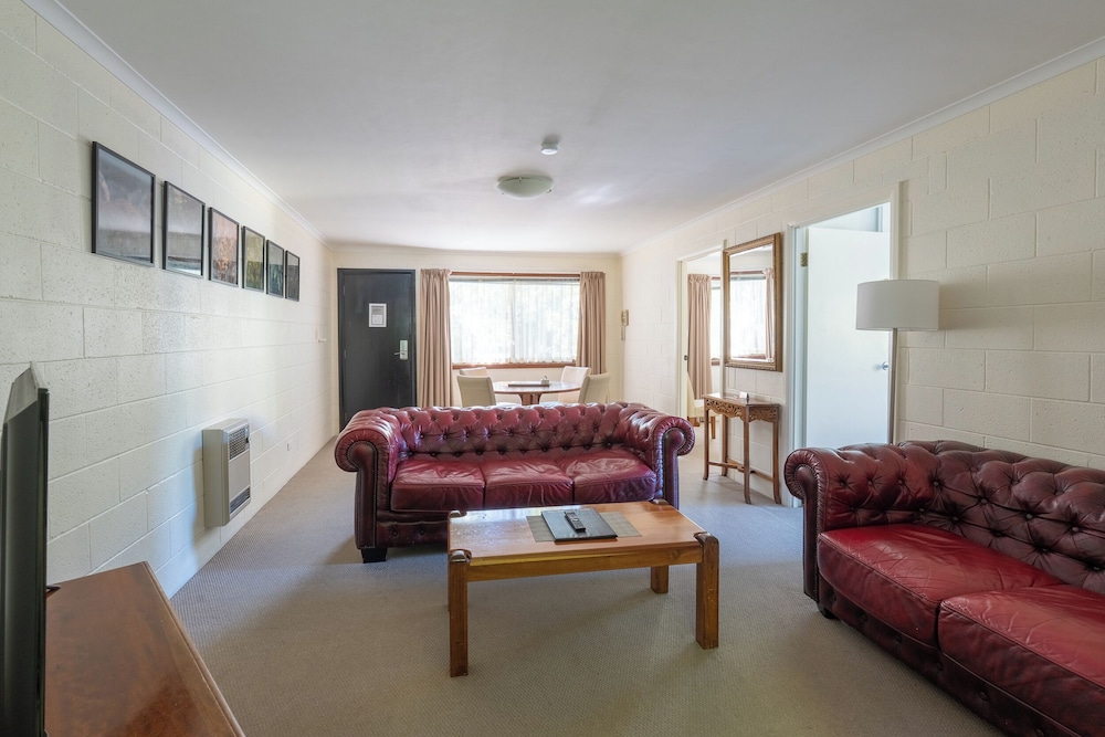 Grosvenor Court Apartments 41/67