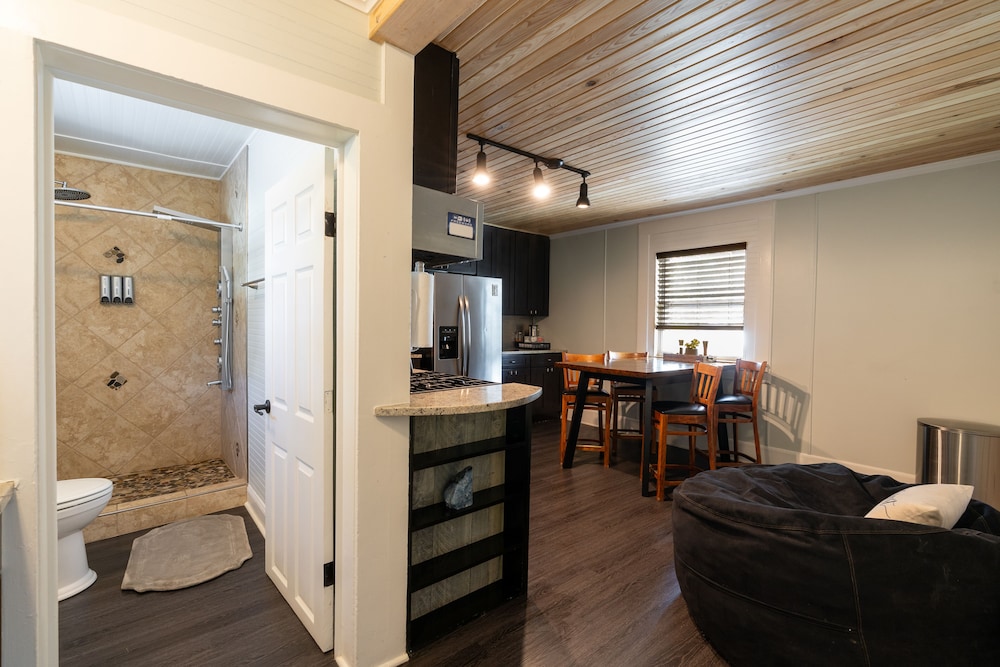 Depot Village 34/50