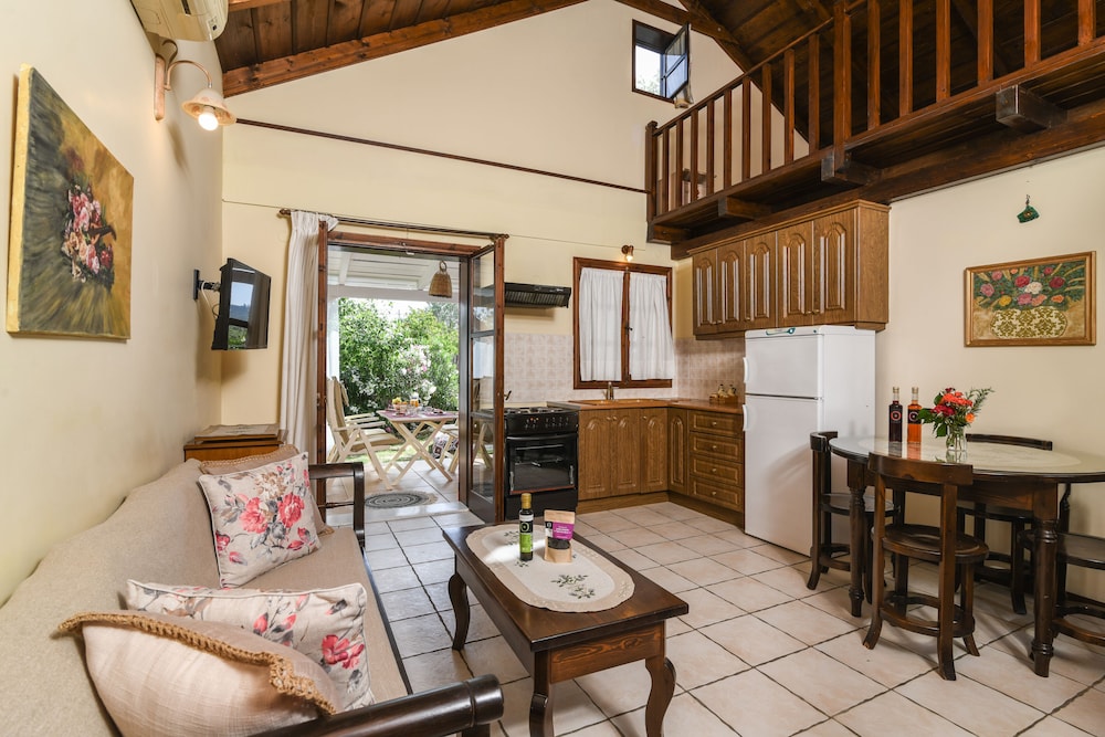 Villas Therianos 22/38