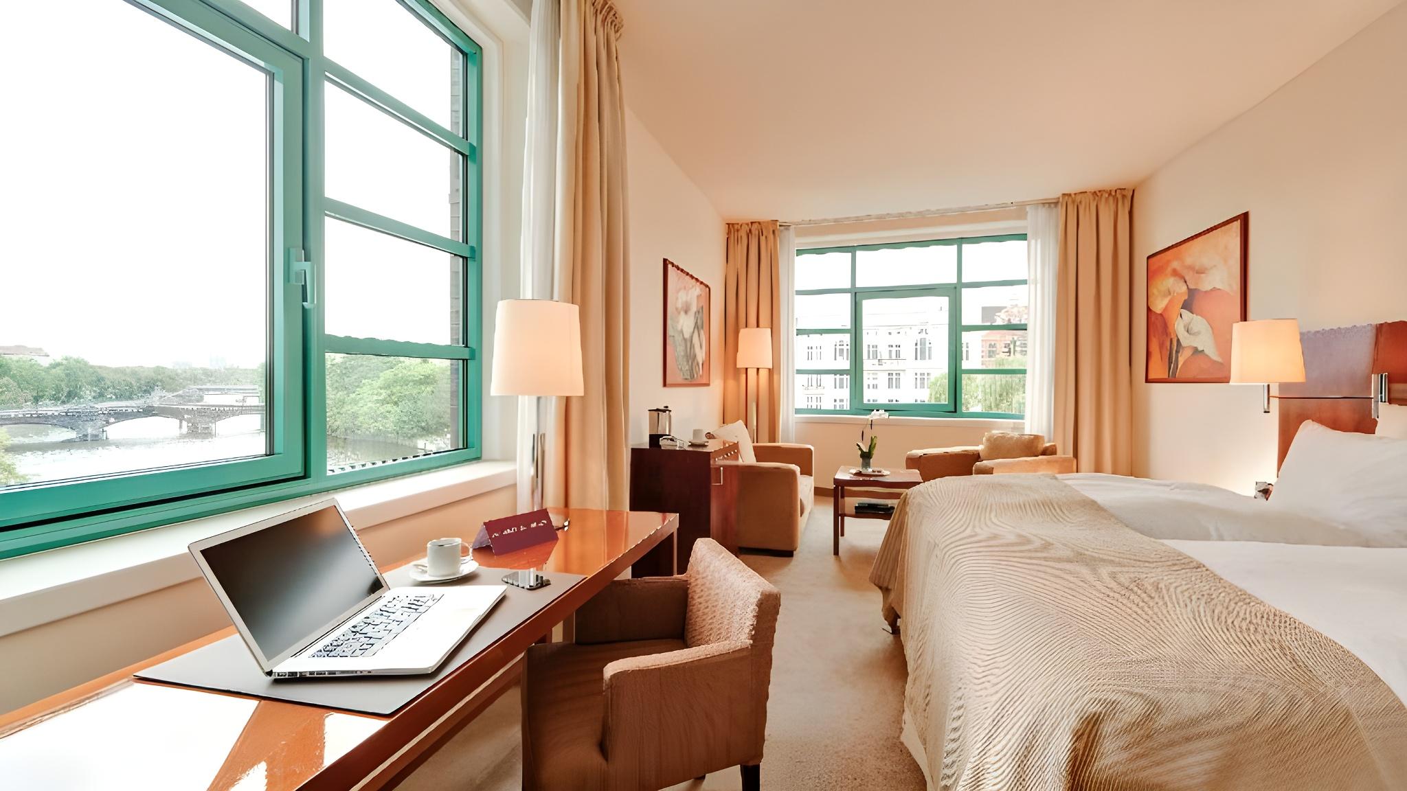 Superior, Double Bed, Water Side