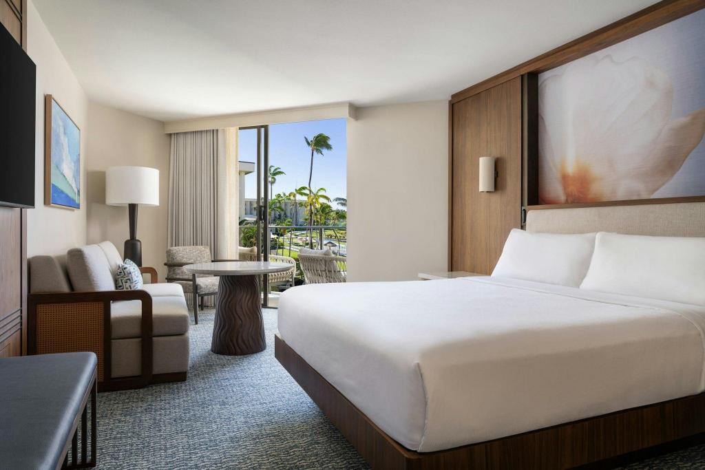 Lanai, Guest Room, King Bed, Pool Side