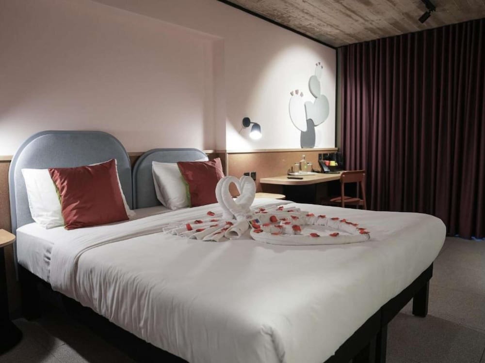 ibis Styles ST Pauls Bay Malta 19/49