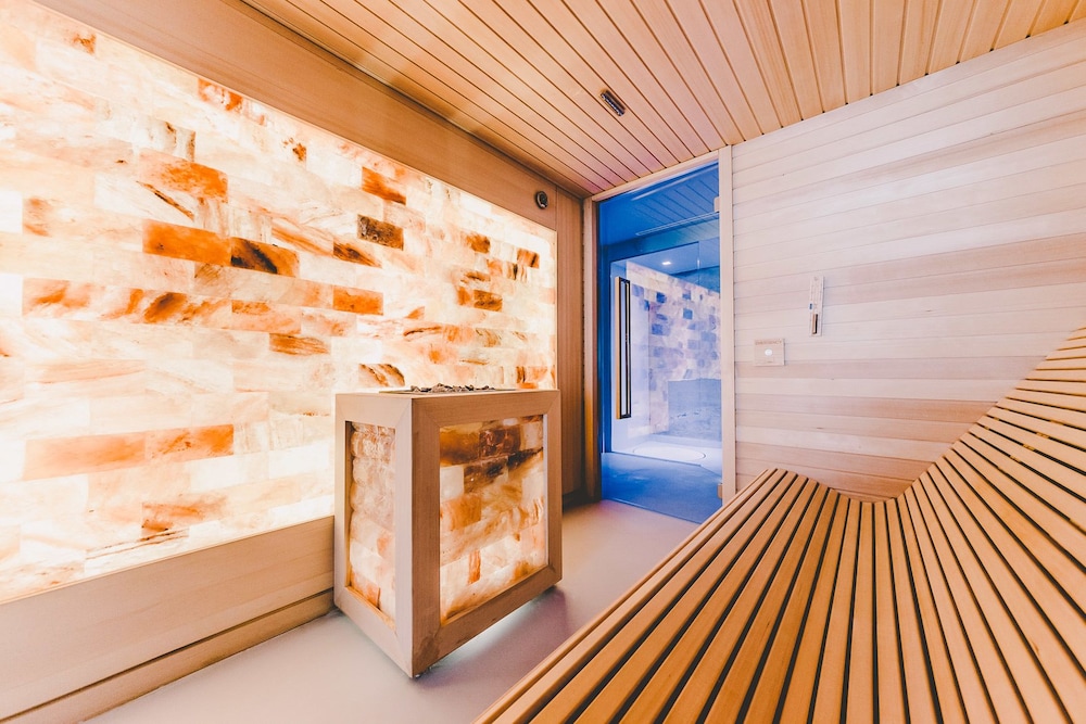 Suite 10 Home Design & Spa 39/69