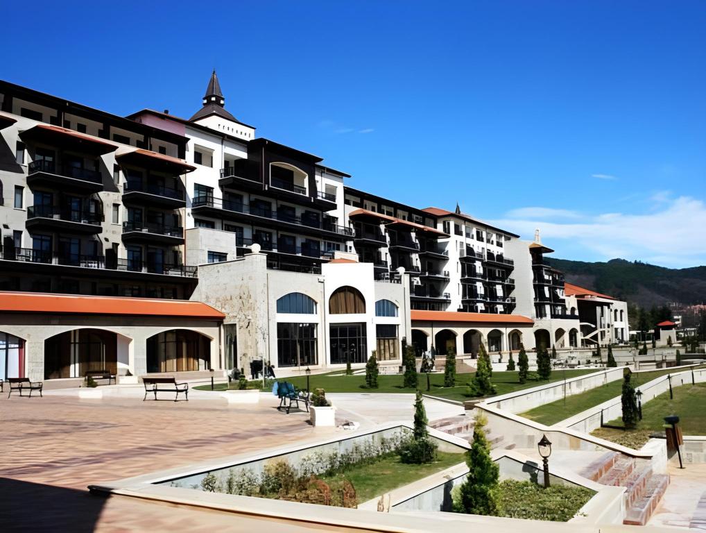 Regency, Suite, Mountain View