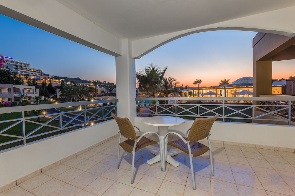Kipriotis Maris Suites 49/64
