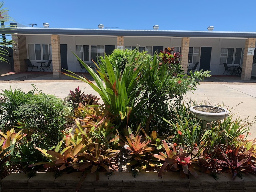 Shady Rest Motel 2/48