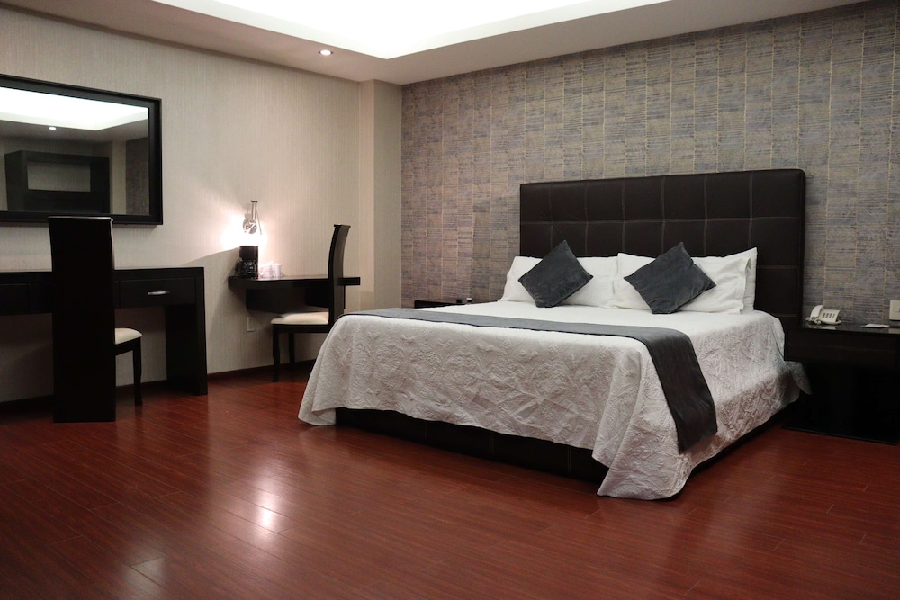 Wyndham Garden Aguascalientes Hotel and Casino 10/50