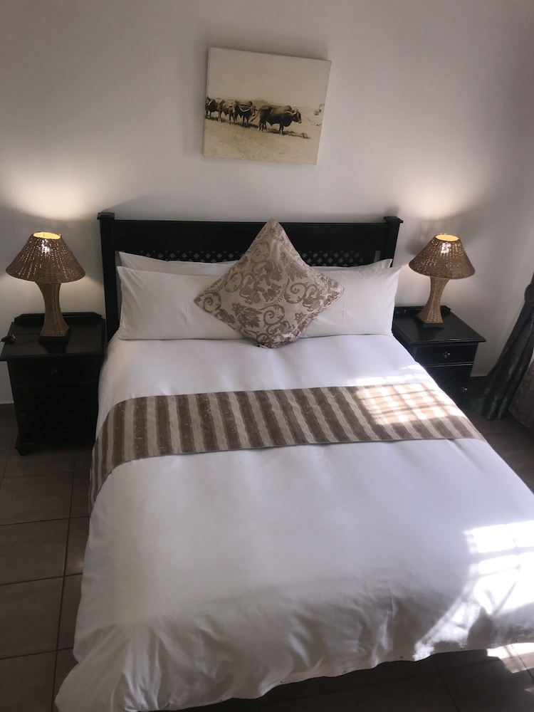 Foundry Guest Lodge 14/50