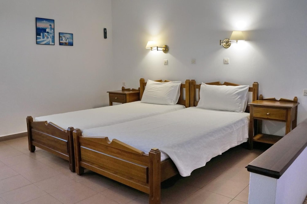 Pasiphae Hotel 32/72