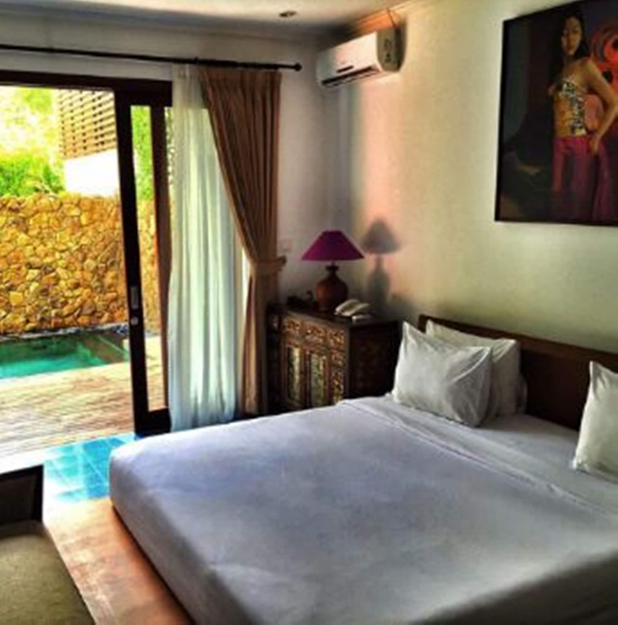 4 BEDROOMS, VILLA, PRIVATE POOL