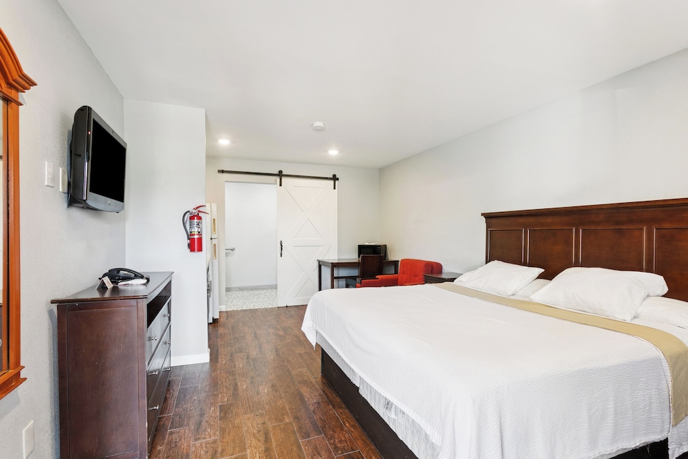 LaPlace Motel 11/30