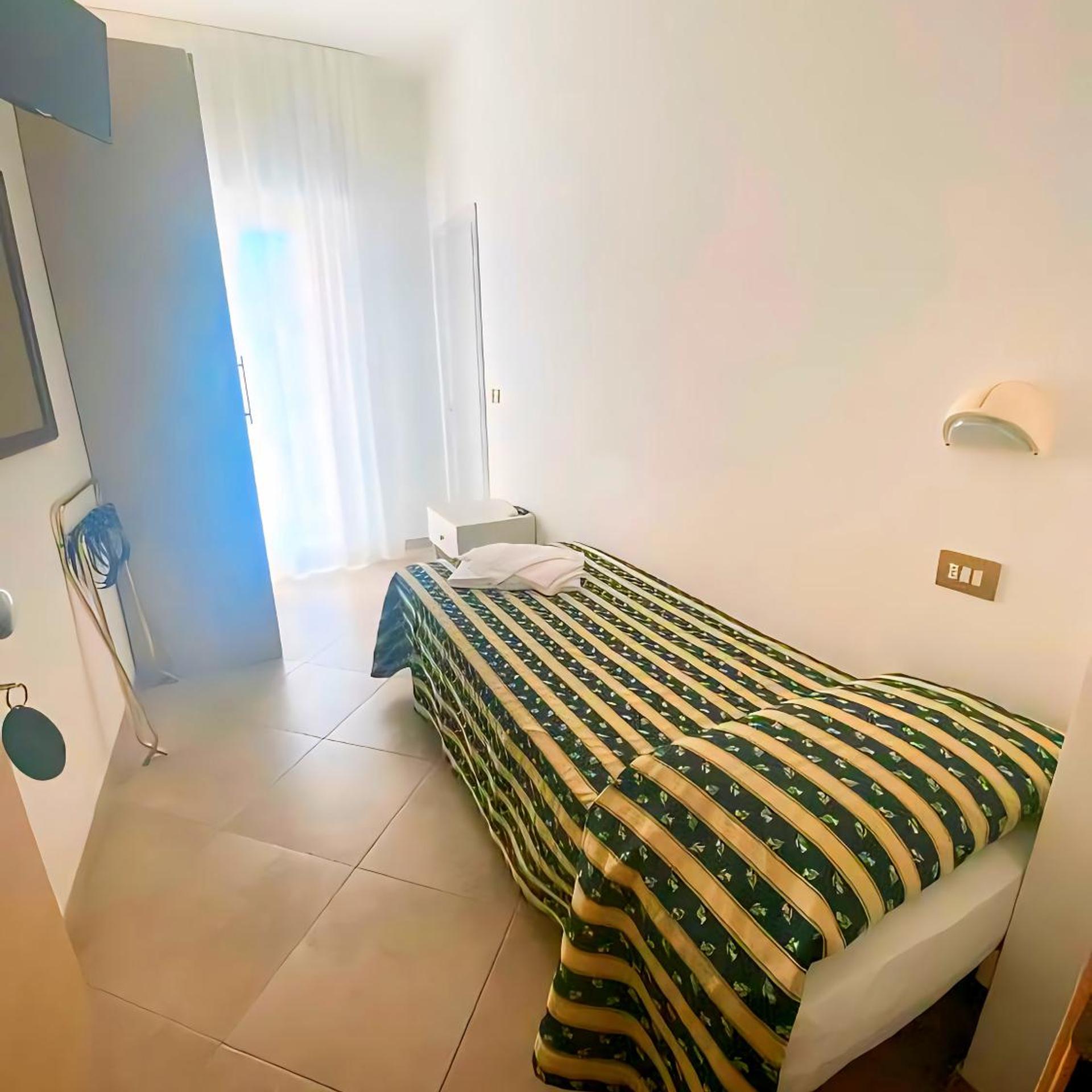 Room, Single, External Bathroom