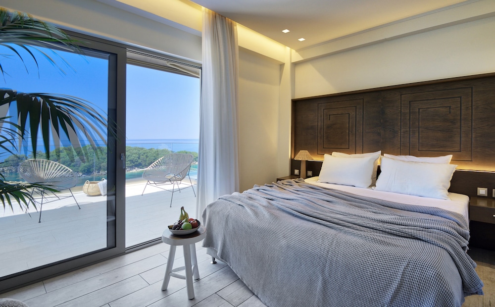 Prima Vista Beachfront Boutique Hotel 10/60