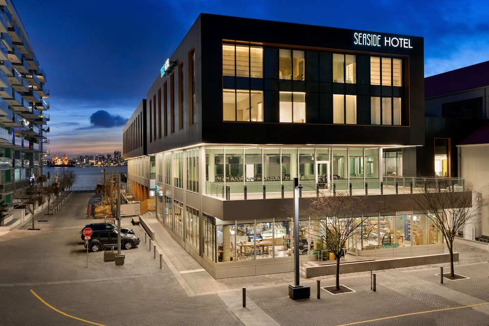 Seaside Hotel 2/53