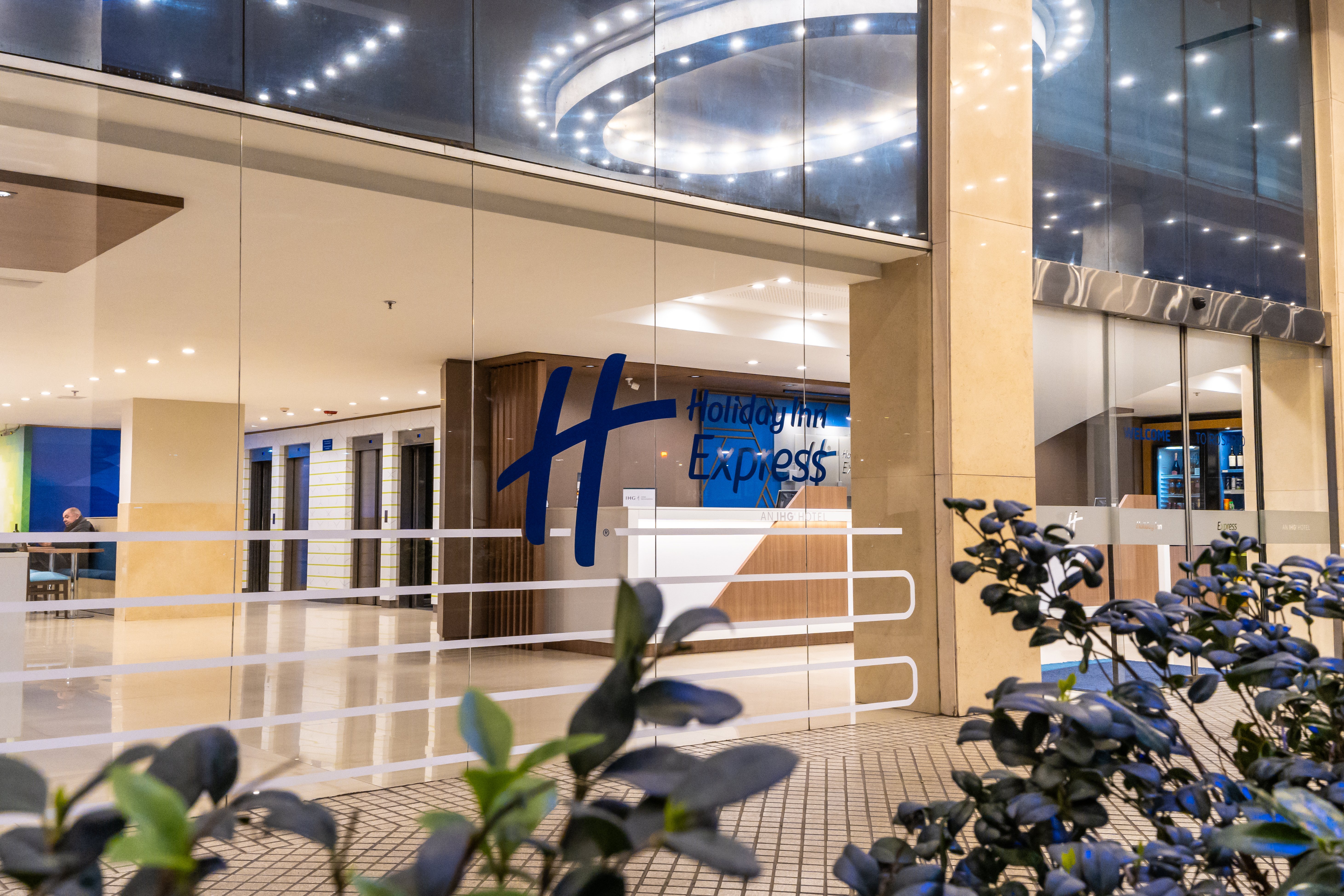 HOLIDAY INN EXPRESS ROSARIO 38/56