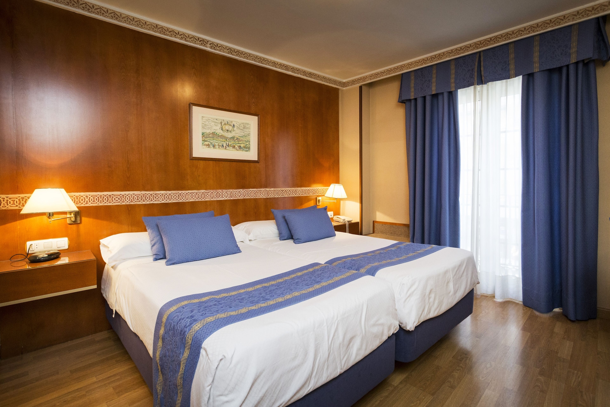 ROOM, TRIPLE