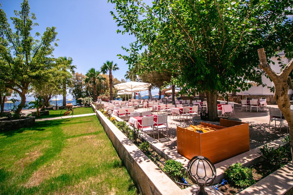Club Muskebi Hotel 47/50