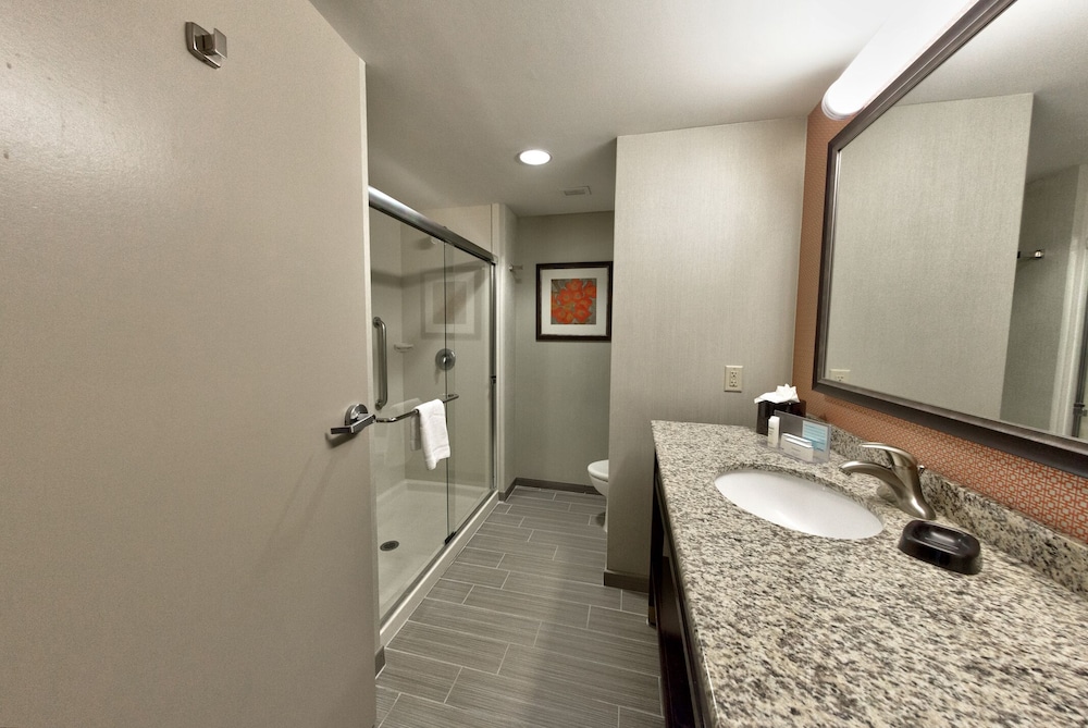 HAMPTON INN NEPTUNE/WALL 12/54