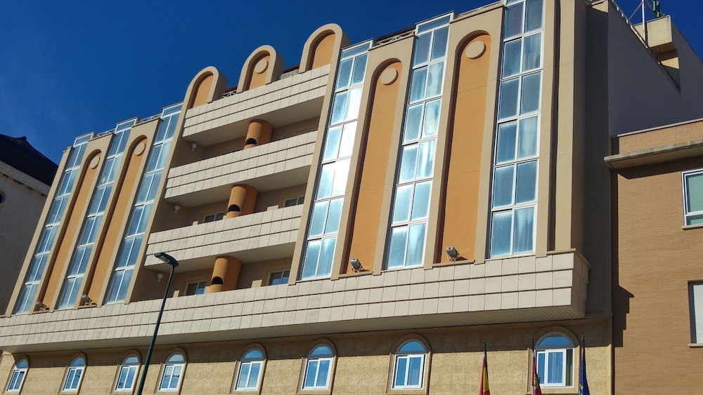 Hotel Cabanas 2/45