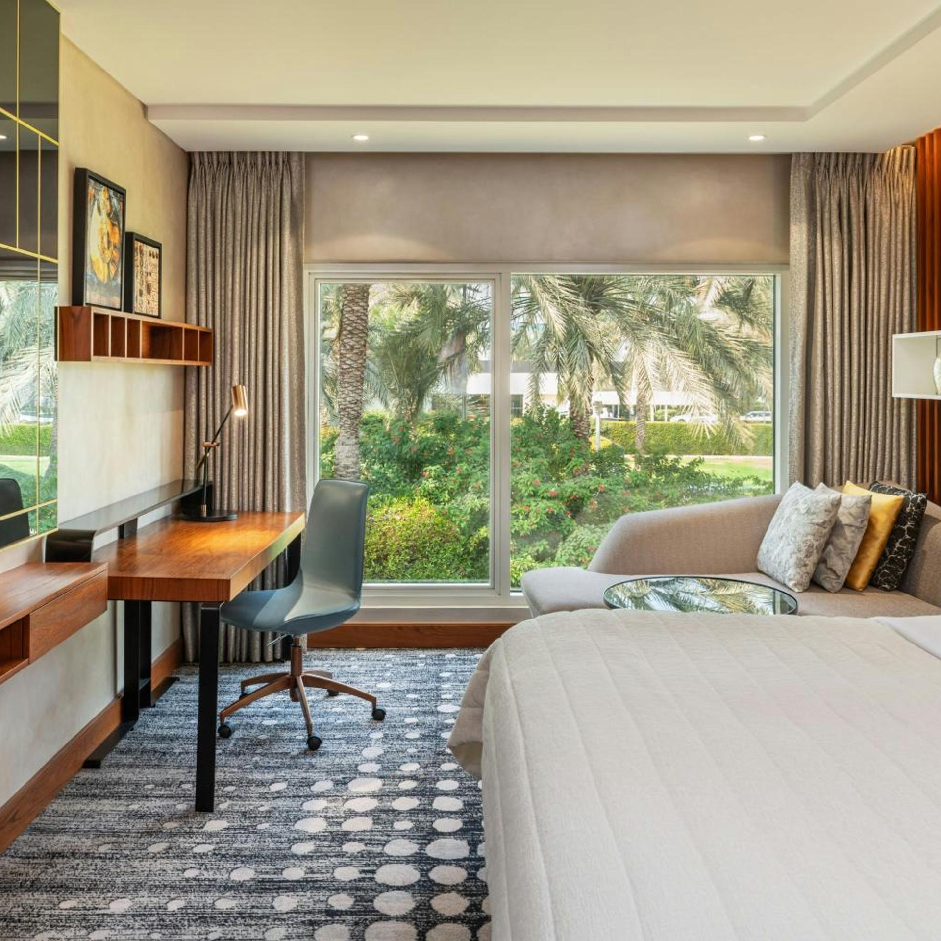 غرفة ديلوكس بسرير كوين بإطلالة على الحديقة، Le Meridien Dubai Hotel and Conference Centre 5/10